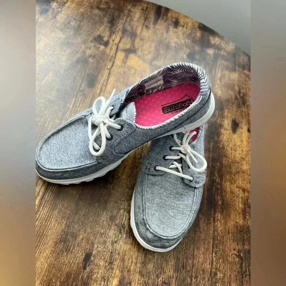 Skechers | Ladies On-The-Go Flagship Boat Shoe slip on shoes. Size: 7.5